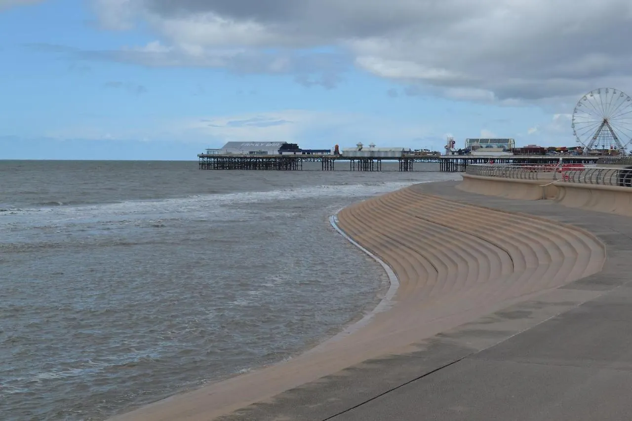 Empire Blackpool Apartments - Dickson Road 0*,  United Kingdom